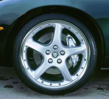 2002 Jaguar XKR convertible alloy wheel