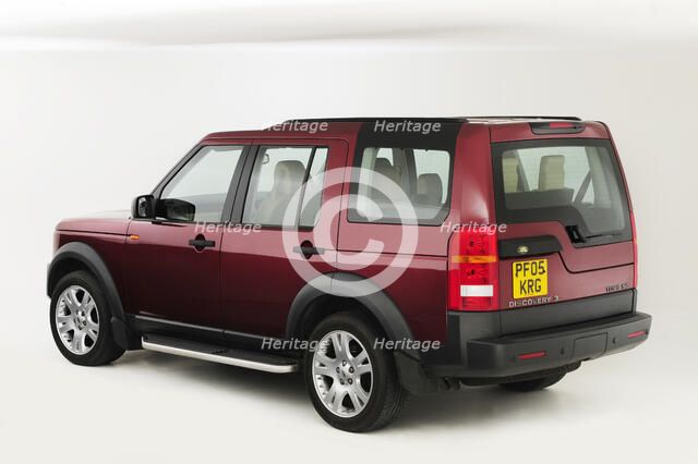 2005 Land Rover Discovery 3 Artist: Unknown.
