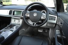 2008 Jaguar XF SV8 interior
