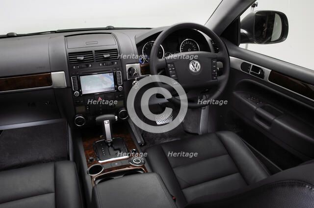2009 Volkswagen Touareg V6 Tdi Artist: Unknown.