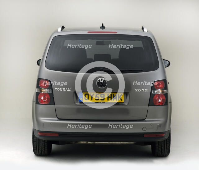 2009 Volkswagen Touran Tdi Artist: Unknown.