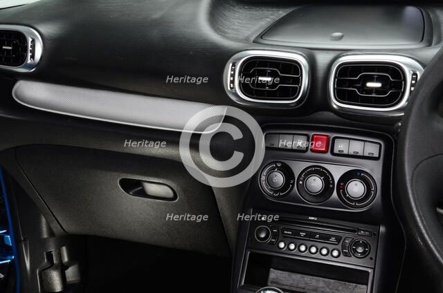 2009 Citroen C3 Picasso Artist: Unknown.