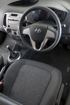 2009 Hyundai i20 interior