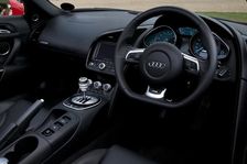 2010 Audi R8 Spider V10 dashboard