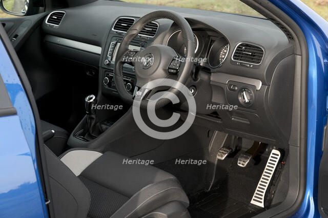 2011 Vokswagen Golf R Tsi Artist: Unknown.