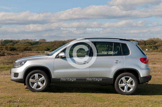 2011 Volkswagen Tiguan S 2.0 Tdi Artist: Unknown.