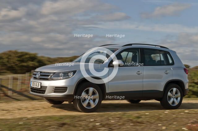 2011 Volkswagen Tiguan S 2.0 Tdi Artist: Unknown.