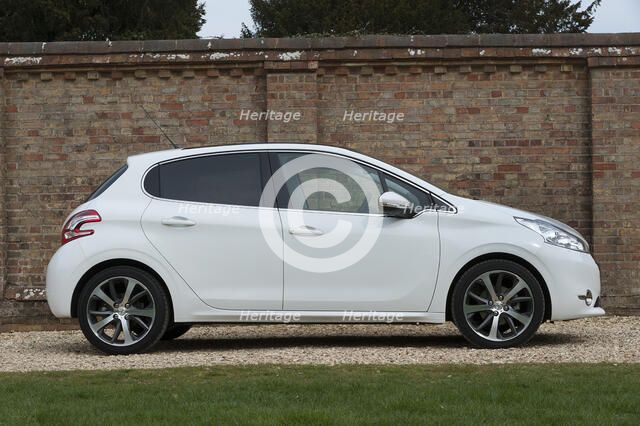 2014 Peugeot 208 Hdi Artist: Unknown.