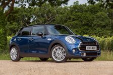2015 Mini Cooper S 5 door. Creator: Unknown