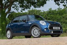 2015 Mini Cooper S 5 door. Creator: Unknown