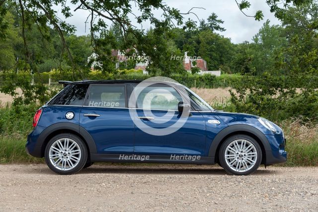 2015 Mini Cooper S 5 door. Creator: Unknown.