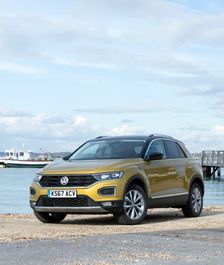 2017 Volkswagen T-Roc. Creator: Unknown