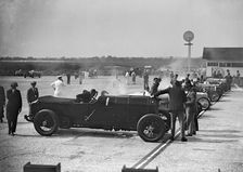 21.5 litre Benz of GK Clowes at a Surbiton Motor Club race meeting, Brooklands, Surrey, 1928. Artist: Bill Brunell