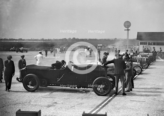 21.5 litre Benz of GK Clowes at a Surbiton Motor Club race meeting, Brooklands, Surrey, 1928. Artist: Bill Brunell.