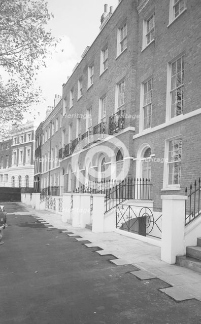 237-241 Kennington Lane, Lambeth, London, c1945-1980. Artist: Eric de Maré