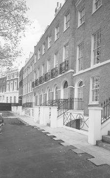 237-241 Kennington Lane, Lambeth, London, c1945-1980. Artist: Eric de Maré