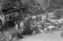 7th Ave. subway cave-in,1915. Creator: Bain News Service