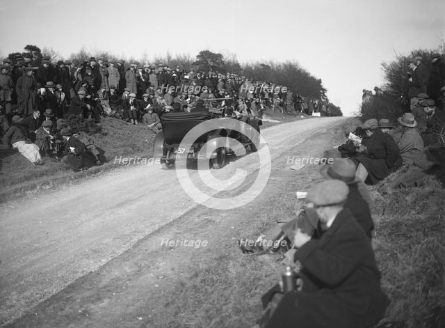 4-seater touring car at the Essex Motor Club Kop Hillclimb, Buckinghamshire, 1922. Artist: Bill Brunell.