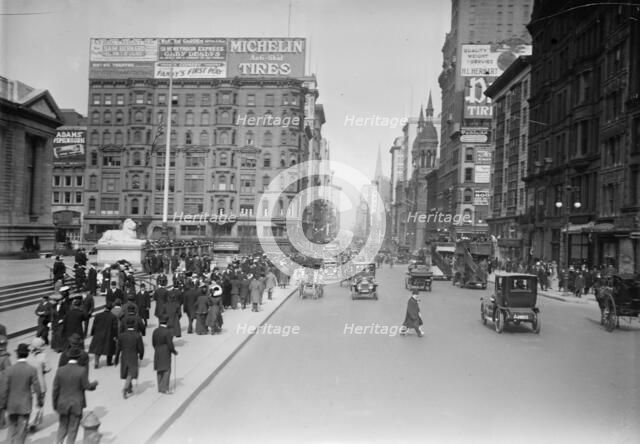5th Ave. at 42d [i.e., 42nd] St., 1913. Creator: Bain News Service.
