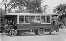 5th Ave. bus, between c1910 and c1915. Creator: Bain News Service
