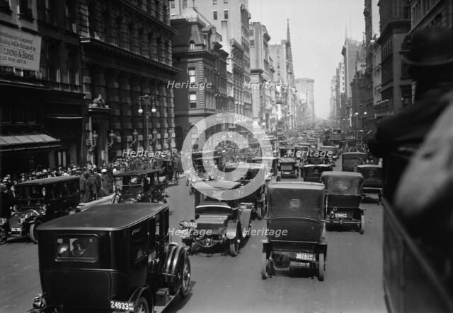 5th Ave. - Easter, '13, 1913. Creator: Bain News Service.