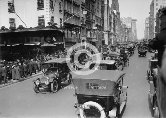5th Ave., Easter, '13, 1913. Creator: Bain News Service.