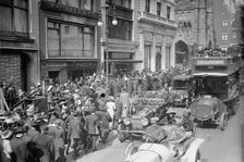 5th Ave., Easter,'13, 1913. Creator: Bain News Service