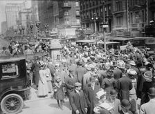 5th Ave. - Easter 1911. Creator: Bain News Service
