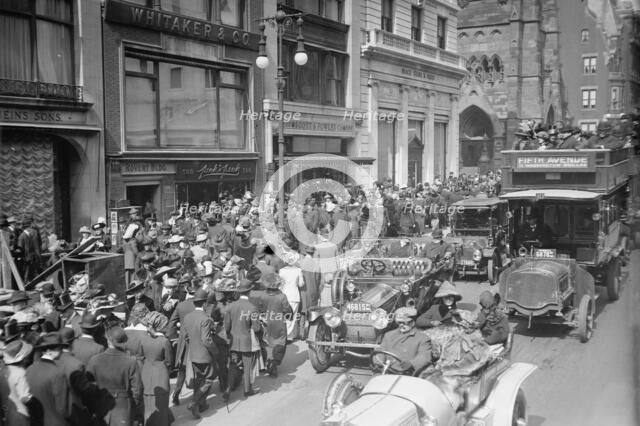 5th Ave., Easter,'13, 1913. Creator: Bain News Service.