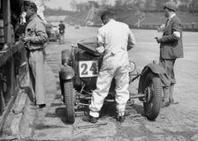 CM Harvey and HJ Aldington's Frazer-Nash at the JCC Double Twelve race, Brooklands, 8/9 May 1931. Artist: Bill Brunell