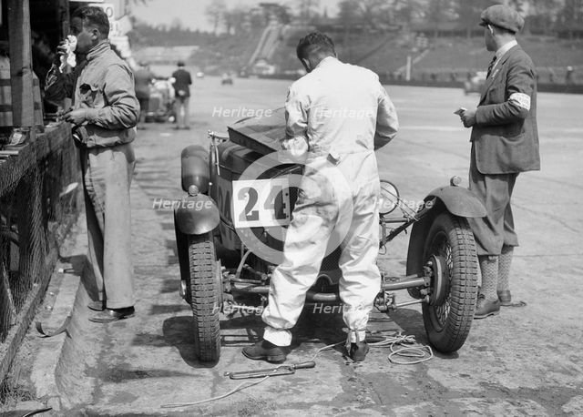 CM Harvey and HJ Aldington's Frazer-Nash at the JCC Double Twelve race, Brooklands, 8/9 May 1931. Artist: Bill Brunell.