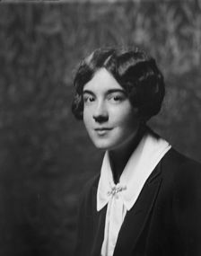 Cotton, May, Miss, portrait photograph, 1924 July 24. Creator: Arnold Genthe