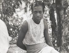 Cotton hoer near Clarksdale, Miss., June 1937. Creators: Farm Security Administration, Dorothea Lange