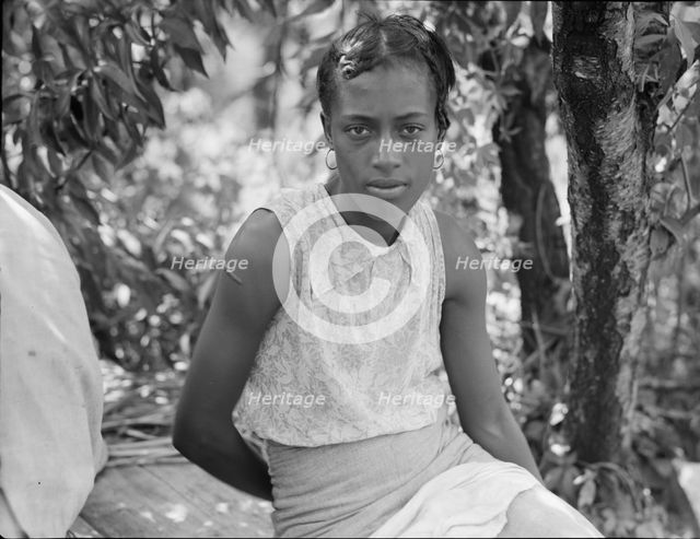 Cotton hoer near Clarksdale, Mississippi, 1937. Creator: Dorothea Lange.