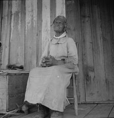 Cotton sharecropper, Mississippi, 1937. Creator: Dorothea Lange