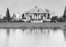 Cottage at "The Shallows," property of Lucien Hamilton Tyng, Southampton, Long Island, 1931 Aug. Creator: Arnold Genthe