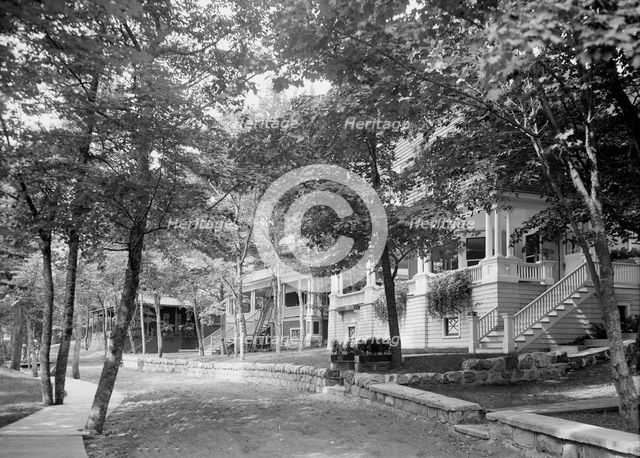 Cottages at Harbor Point, Mich., c1906. Creator: Unknown.