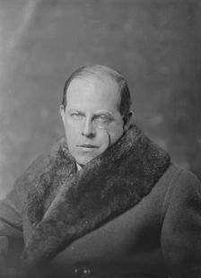 Count Cisneros, portrait photograph, 1919 Feb. 28. Creator: Arnold Genthe