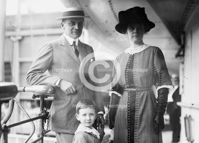 Count Moltke, wife and child, between c1910 and c1915. Creator: Bain News Service.