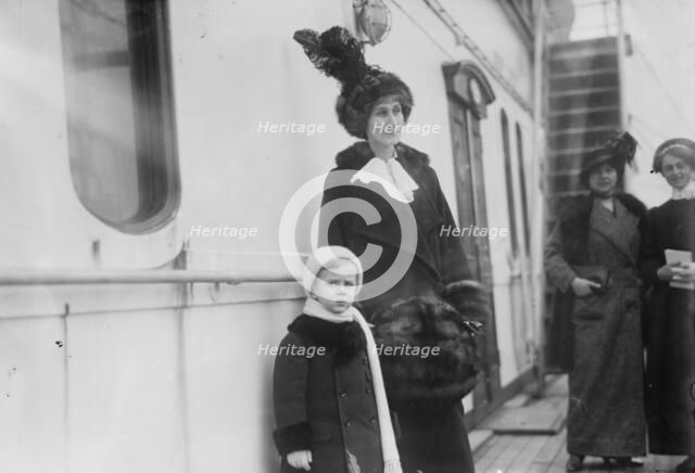 Countess de Bertier and son, between c1910 and c1915. Creator: Bain News Service.