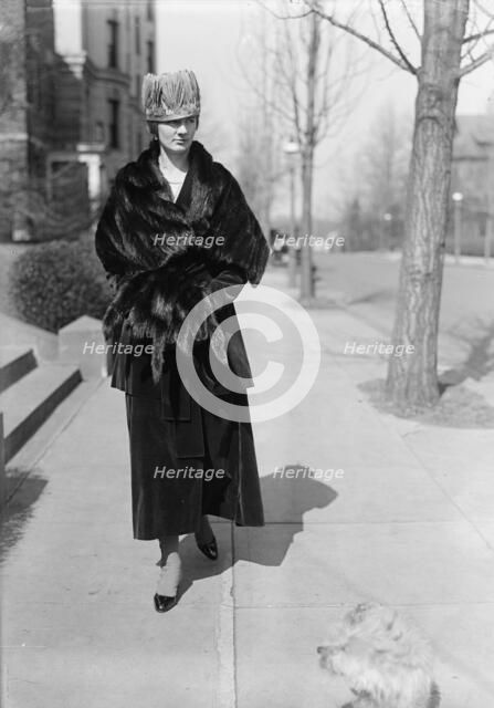 Countess De Lagreze [sic], 1918. Creator: Harris & Ewing.