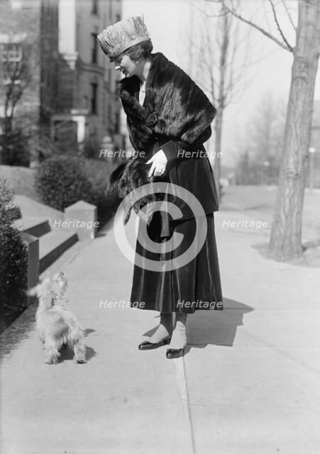 Countess De Lagreze [sic], 1918. Creator: Harris & Ewing.