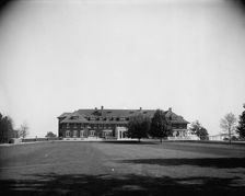 Country club, Grosse Pointe, Detroit, Mich., c1908. Creator: Unknown