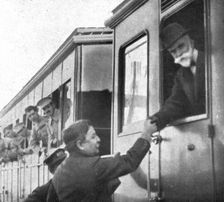Coup d'etat in Portugal; The head of state defeated and exiled: in the station.., 1917. Creator: Unknown