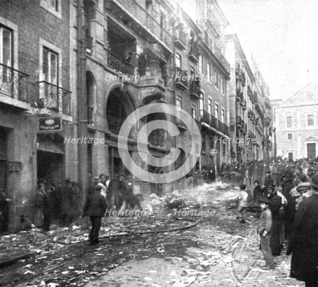 Coup d'etat in Portugal; Auto-da-fe in front of the building of the Democratic newspaper..., 1917. Creator: Unknown.