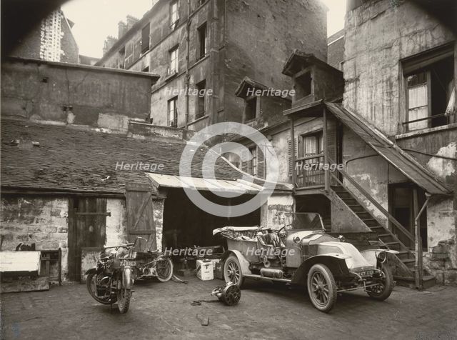 Cour, rue de Valence, 1922, printed 1956. Creator: Eugene Atget.