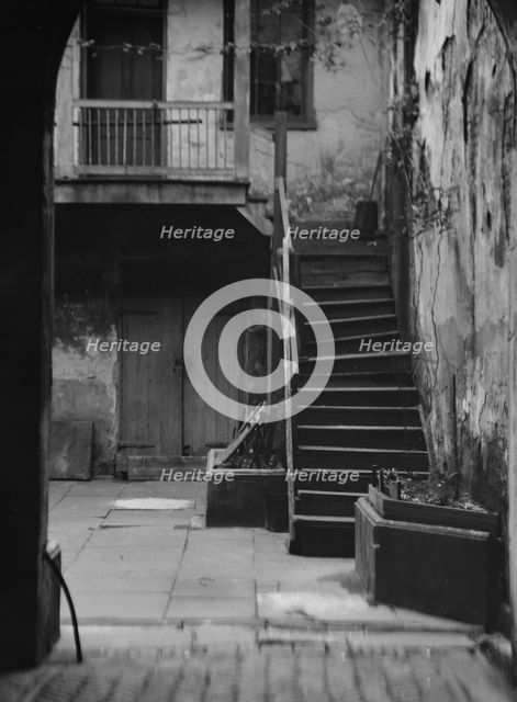 Courtyard, New Orlenas, between 1920 and 1926. Creator: Arnold Genthe.