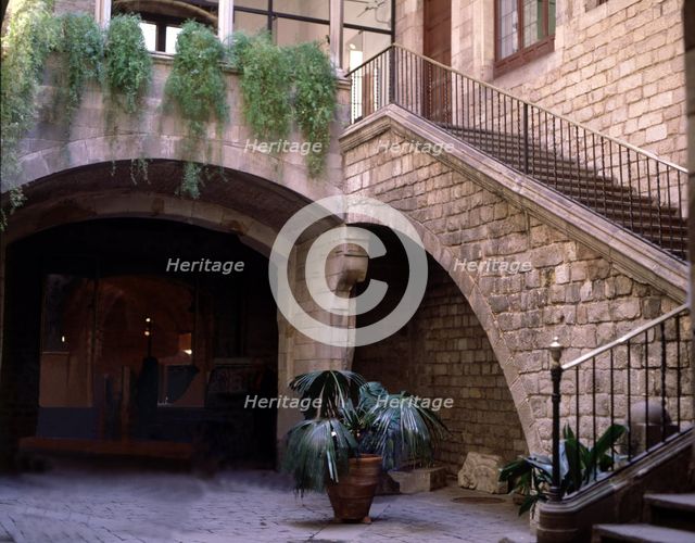 Courtyard of the Aguilar Palace, now houses the Picasso Museum of Barcelona.