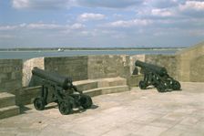 Courtyard guns at Calshot Castle, Hampshire, 1995. Artist: J Bailey