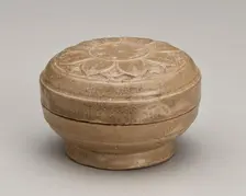 Covered box, 618-906. Creator: Unknown